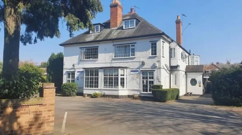 Charnwood Regency Guest House - Image 1