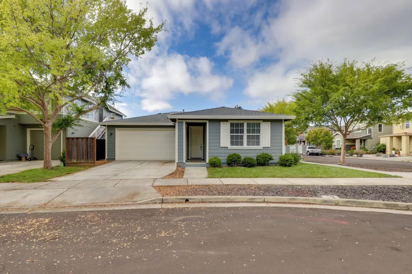 Spacious 3BD,2BA, ideal for families! - Image 1