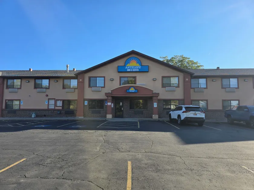 Antelope Inn and Suites - Image 1