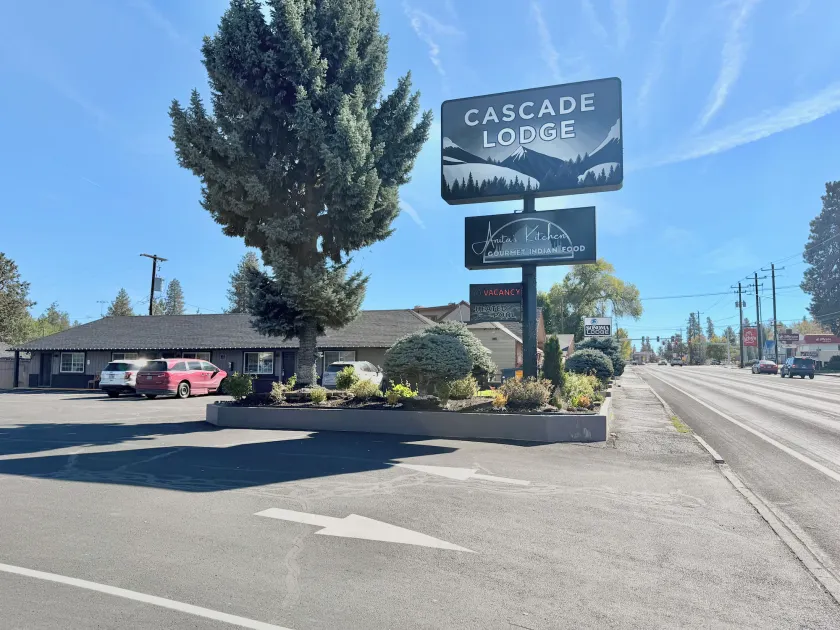 Cascade Lodge Boutique - Image 1