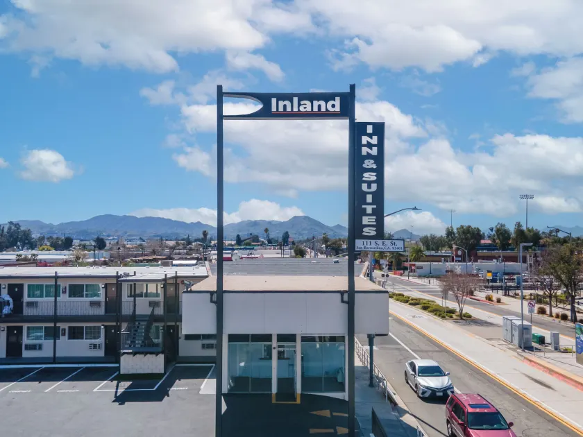  Inland Inn & Suites - Image 1