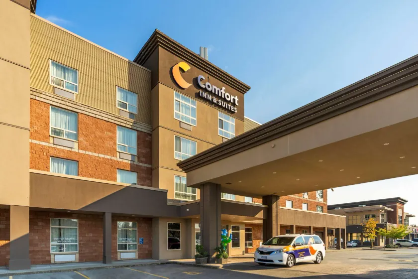 Comfort Inn Surrey Hotel - Image 1