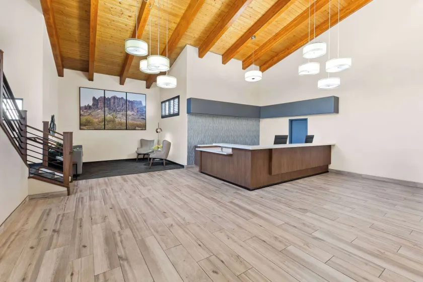 Days Inn & Suites by Wyndham Mesa Near Phoenix - Image 1