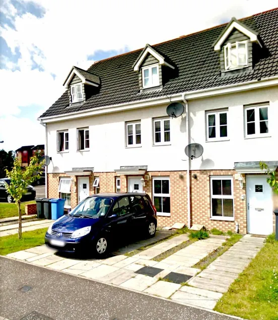 Livingston Ideal commuter House - Image 1