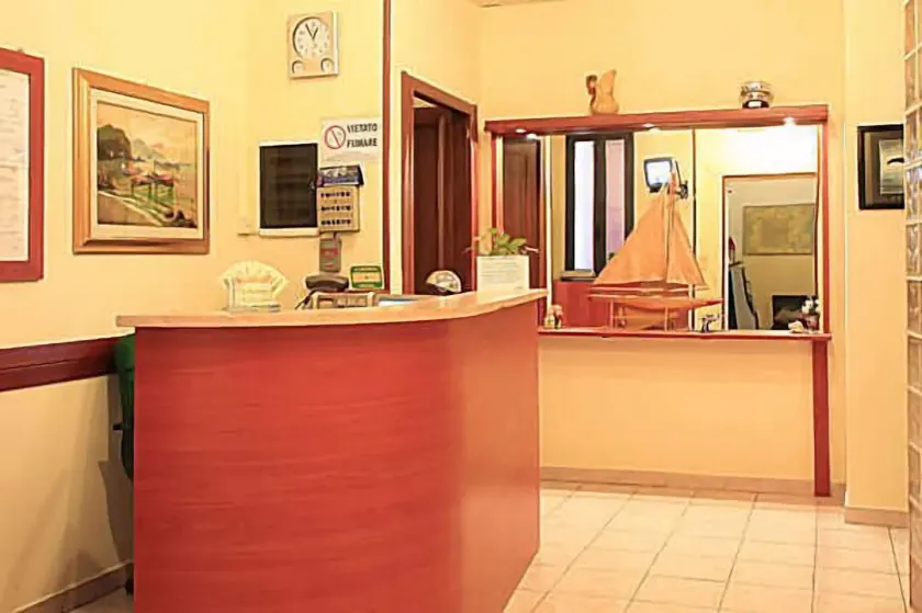 Hotel Mercurio - Image 1