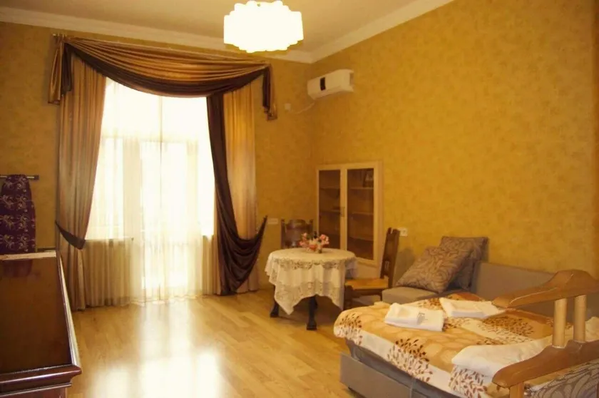 Green Apartment - Image 1