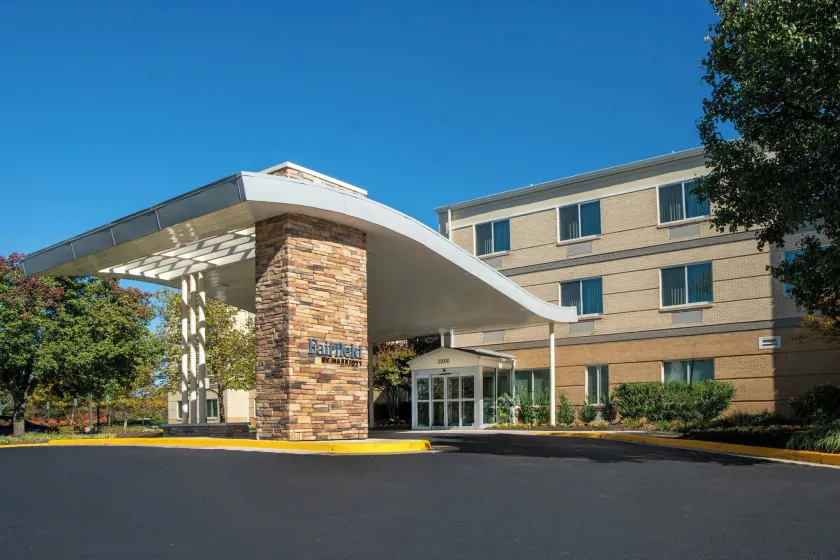 Fairfield Inn & Suites Dulles Airport - Image 1