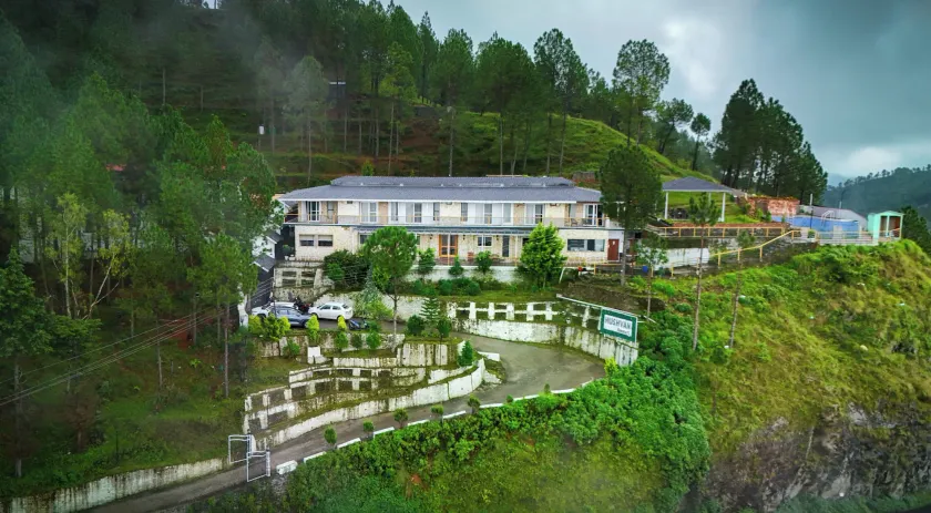 Hushvan Resorts - Image 1