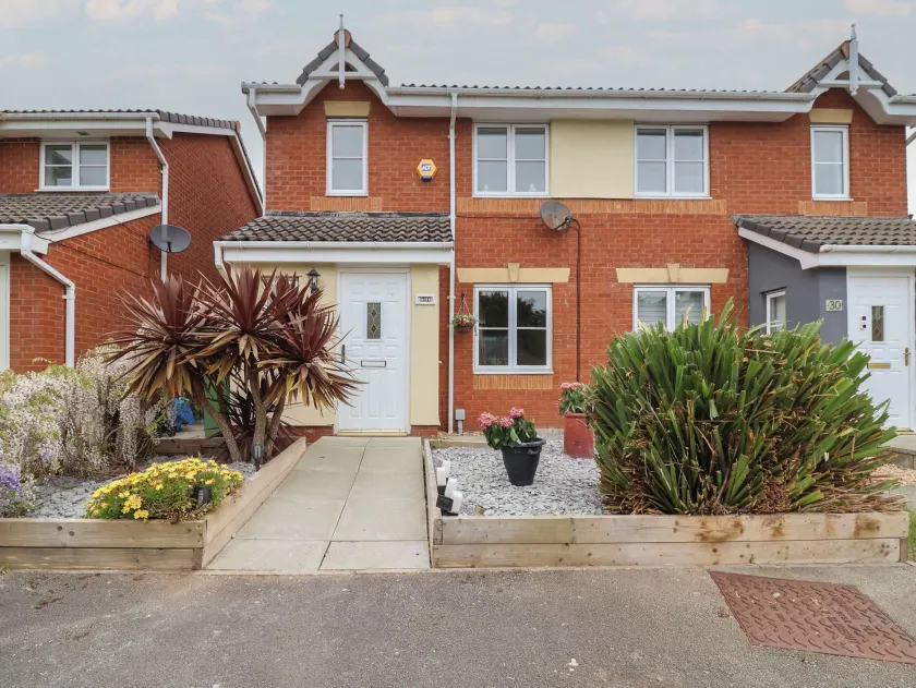 31 Llys Ogwen - Image 1
