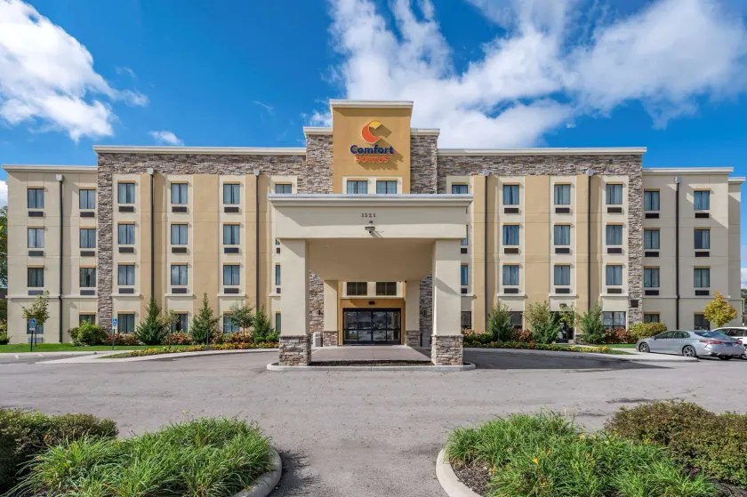 Comfort Suites Columbus Airport - Image 1