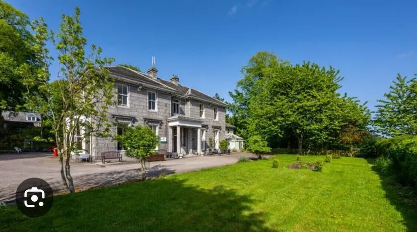 Woodside House - Image 1