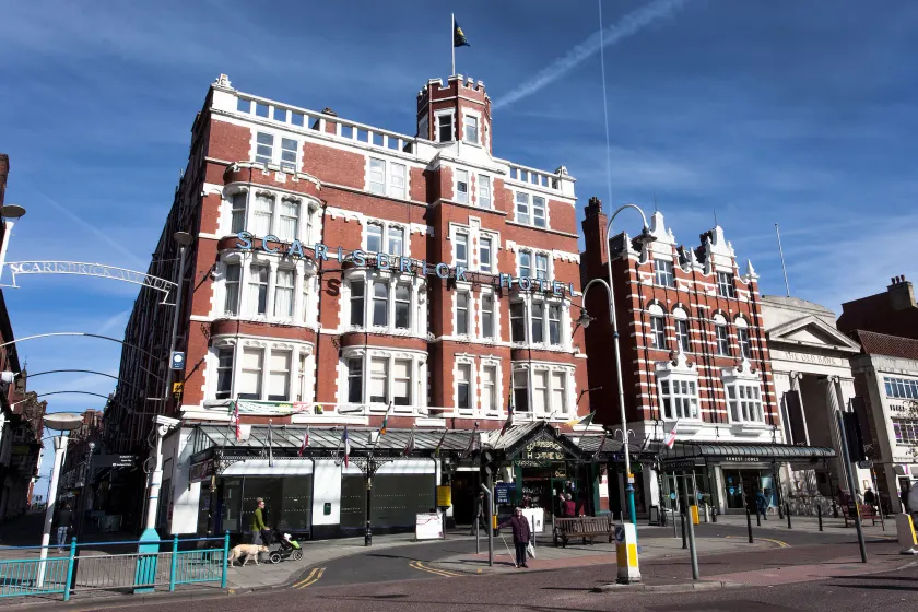 Scarisbrick Hotel - Image 1
