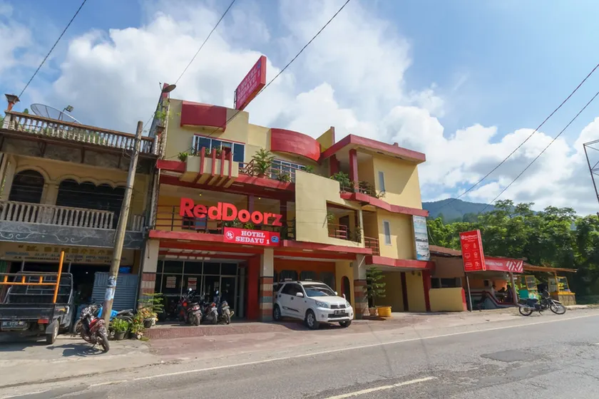 RedDoorz at Sedayu 1 Parapat - Image 1