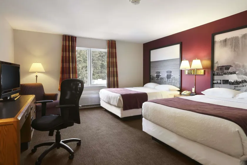 Super 8 by Wyndham North Bay - Image 1
