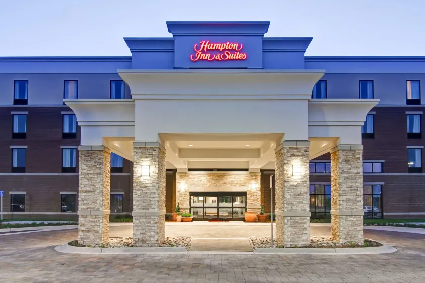 Hampton Inn & Suites Detroit/Troy - Image 1