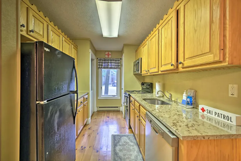 Hike Ski and Explore Lake Harmony Retreat with Grill - Interior