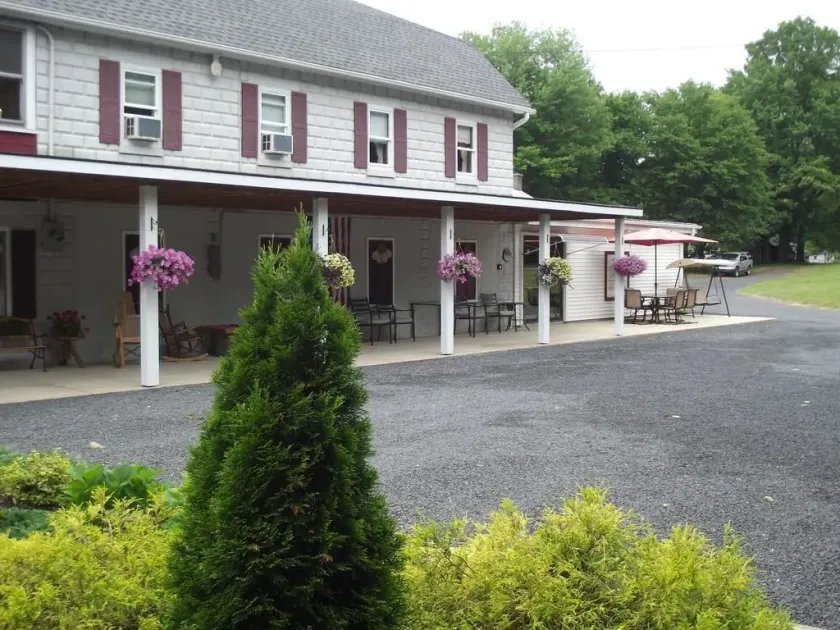 Beagle's Bed & Breakfast - Image 1