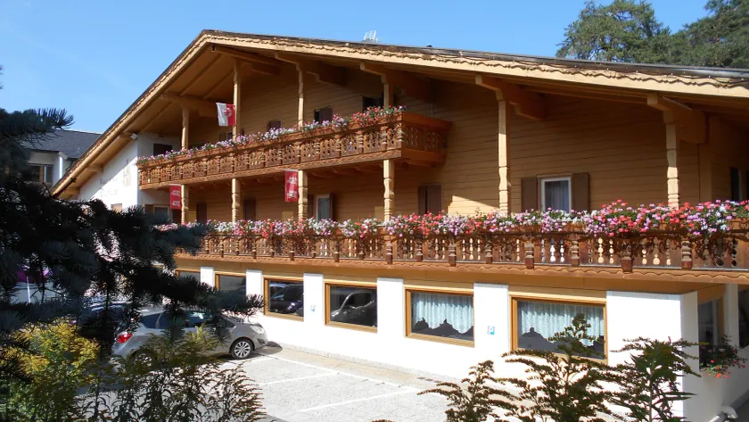 Chalet Hotel Diamant - Image 1