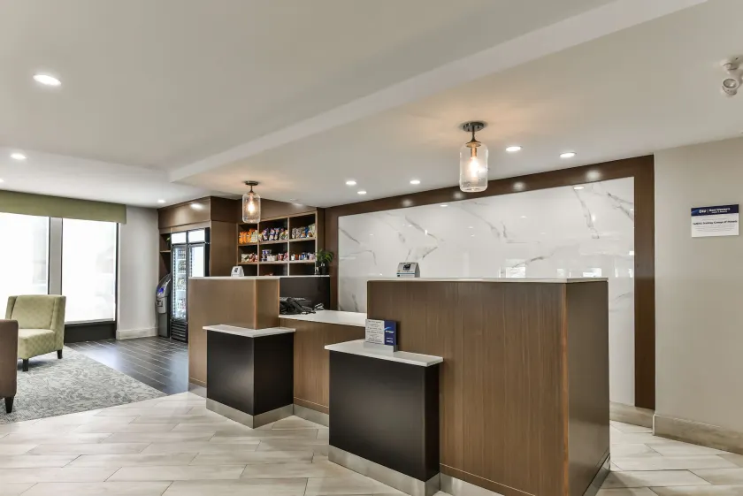 Best Western Plus Cambridge Hotel - Image 1