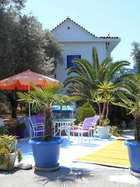 Holiday apartment with sea view and mountains view - Image 1