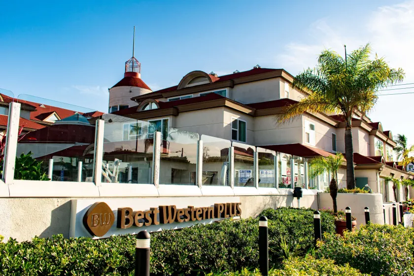 Best Western Plus Suites Hotel Coronado Island - Image 1