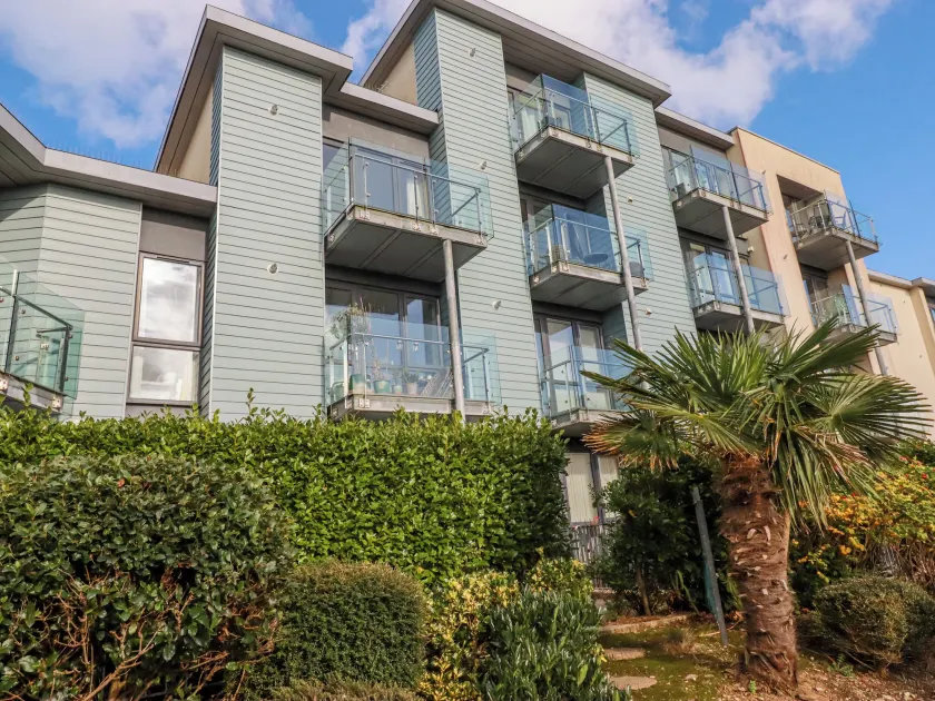 32 Tre Lowen - Image 1