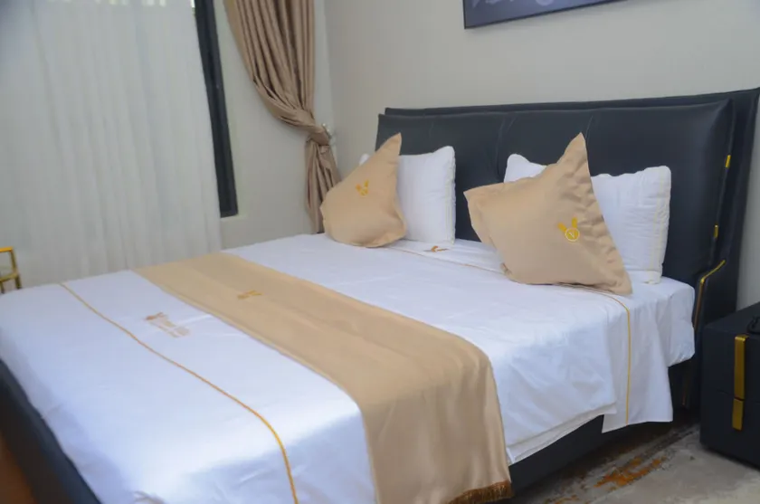 Victory Villa Apartment Hotel - Image 1