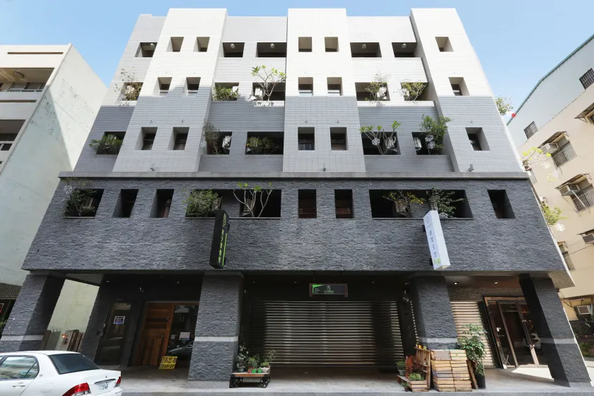 Greenight Hotel - Image 1
