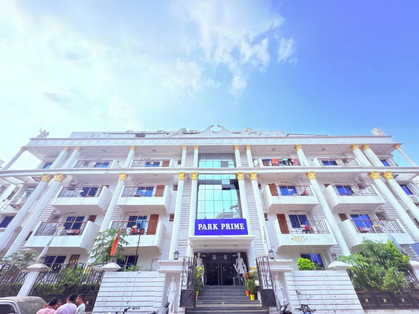 Paa ar K Prime Near Sea Beach - Image 1