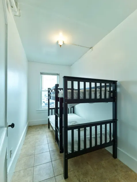 7 Beachside inn - Rom