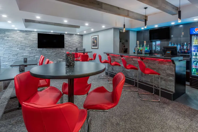 Microtel Inn & Suites by Wyndham - Timmins - Image 1