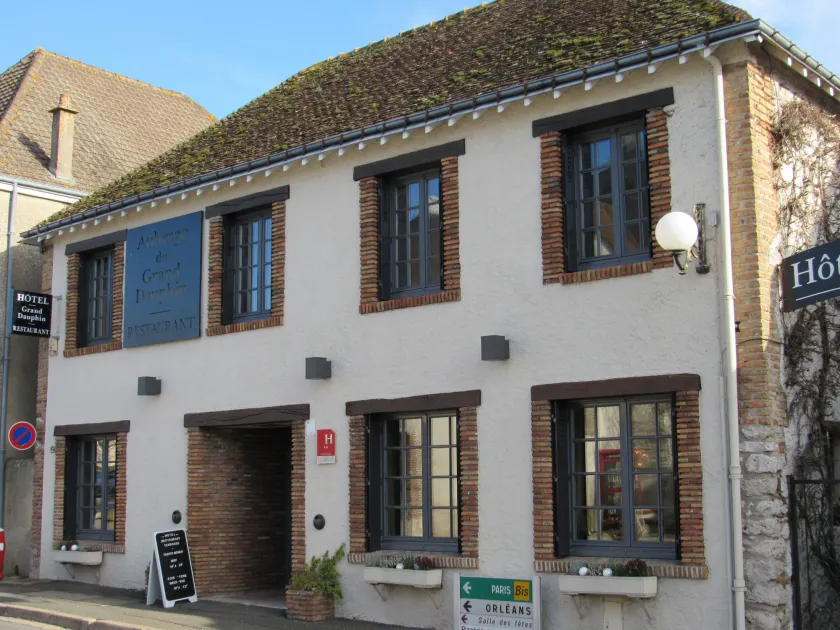 Auberge Du Grand Dauphin - Image 1