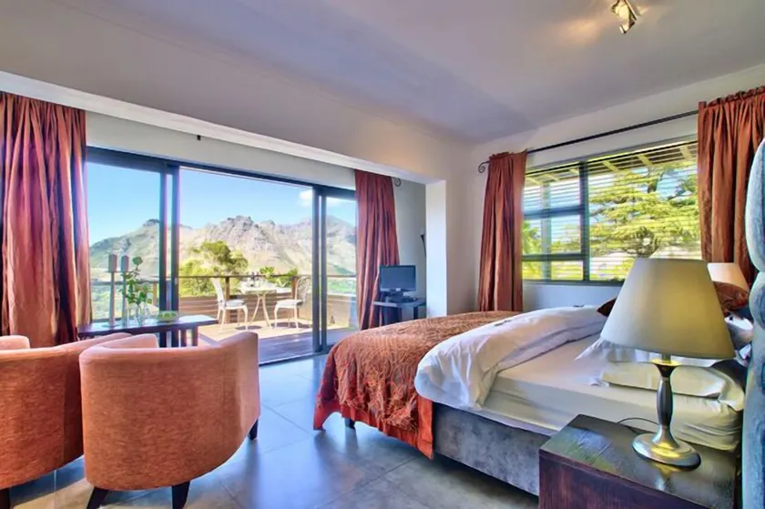 Dreamhouse Guest House - Image 1