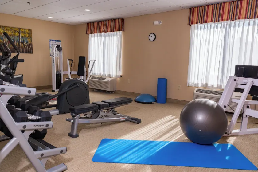 Holiday Inn Express Hartford-Newington by IHG - Image 1