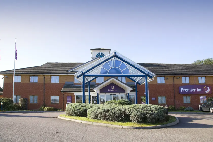 Premier Inn Luton South - M1 J9 - Image 1