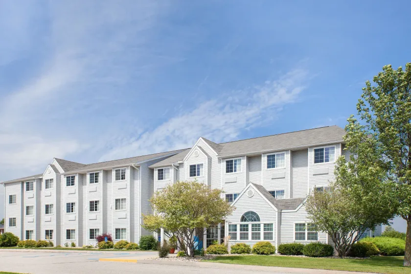 Microtel Inn and Suites Clear Lake - Image 1
