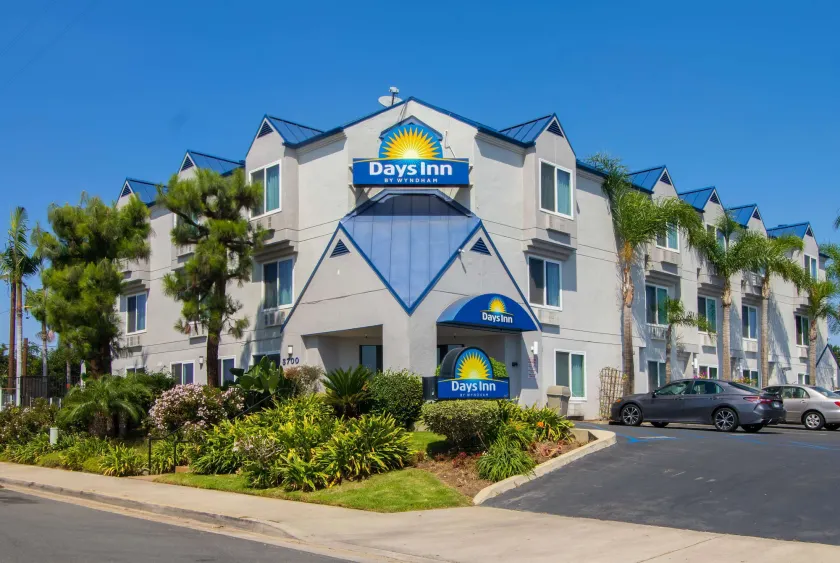 Days Inn by Wyndham Carlsbad - Image 1