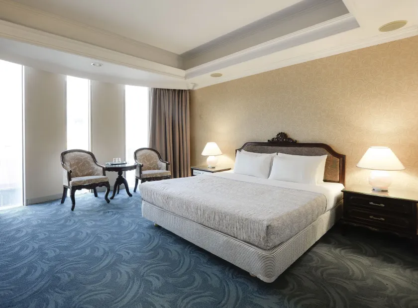 Forbes Hotel - Image 1