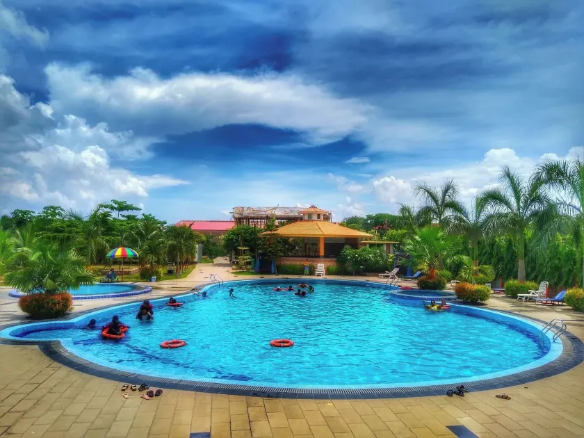 Shaira Garden Hotel & Resorts - Image 1