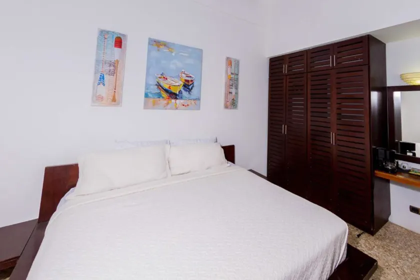 Café de Playa Beach Front Hotel - Image 1