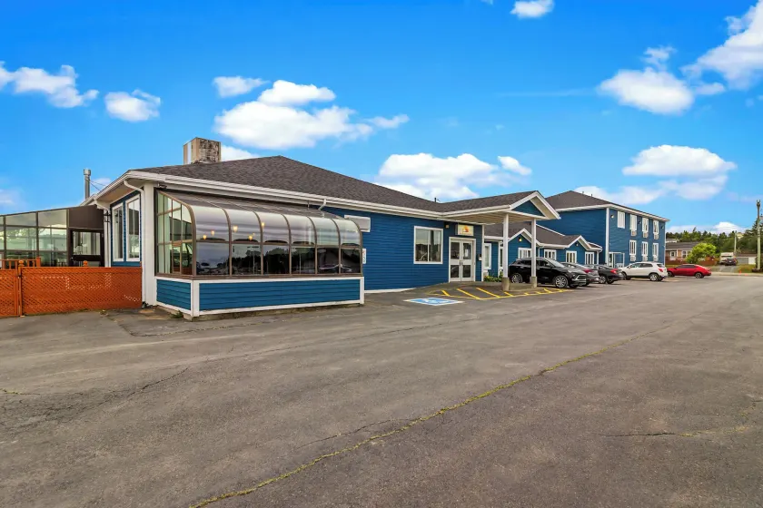 Bayview Inn - Image 1