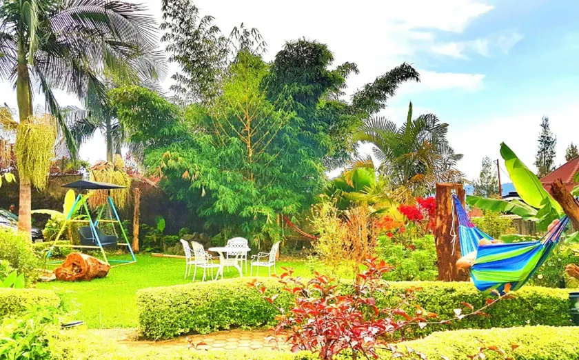 Yambi Guesthouse - Image 1