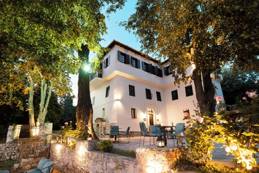 Kenta Mountain Hotel - Image 1