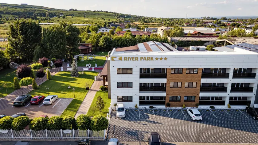 River Park Hotel - Image 1