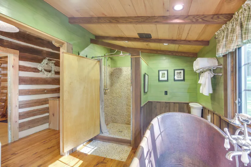 Restored Buchanan Log Cabin on 9-mile Creek! - Interiør