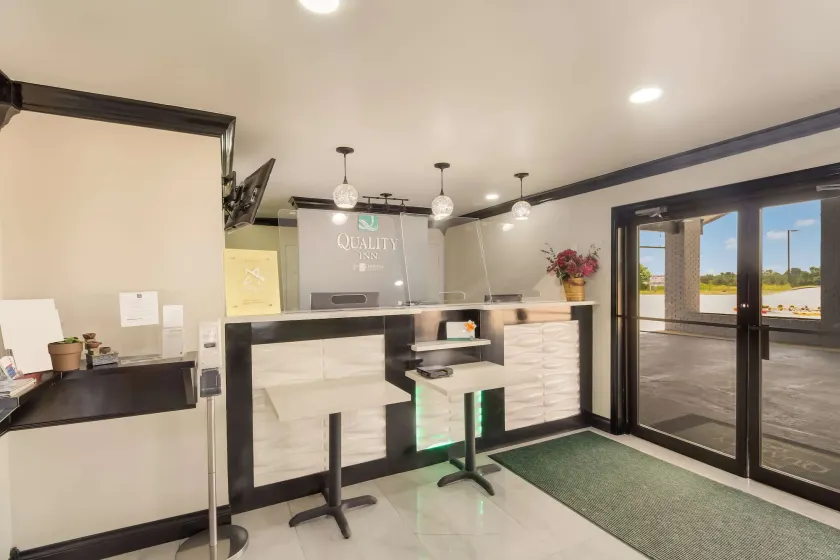 Quality Inn Madisonville - Image 1