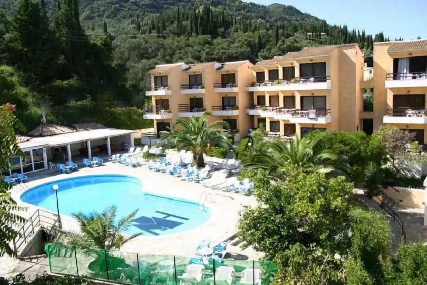Le Mirage Hotel - Image 1