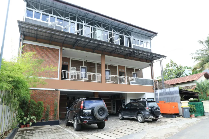 Hotel Celia - Image 1