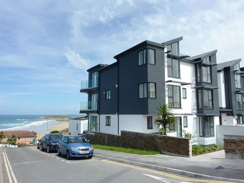 Flat 8 Seascape - Image 1