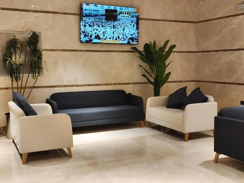 Rowaa Al Makarem Hotel - Image 1